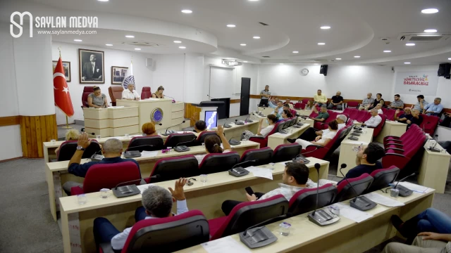 Seyhan Belediyesi, 4 yıllık fakülte kazanan ihtiyaç sahibi öğrencilere yardım miktarını artırdı