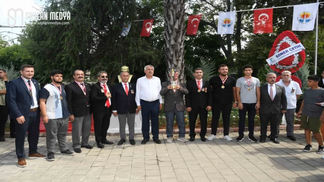 Şehit nurlanmış, gazi onurlanmış askerdir