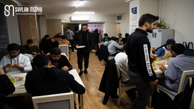 Seyhan Belediyesi'nden üniversite öğrencilerine hafta içi her akşam yemek desteği