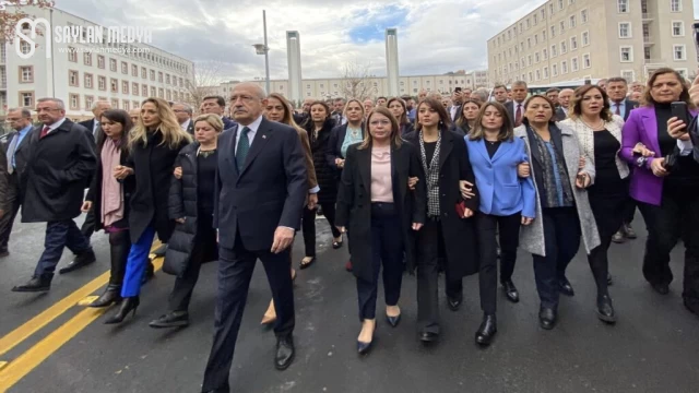 CHP Genel Başkanı Kılıçdaroğlu Adalet Bakanlığı’na Yürüdü