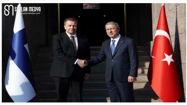 Finlandiya Savunma Bakanı Türkiye’de