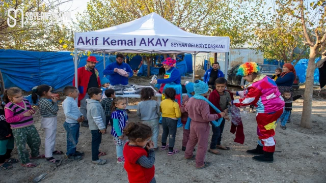Seyhan'ın 'Mavi Ekipler'i Mutluluk Dağıtıyor