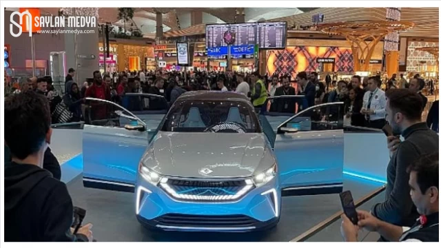 Togg Konsept Akıllı Cihaz, İGA İstanbul Havalimanı’nda yolcularla buluşuyor