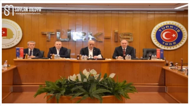 TÜRK-İŞ: Ne imza atarız, ne de o masaya otururuz!