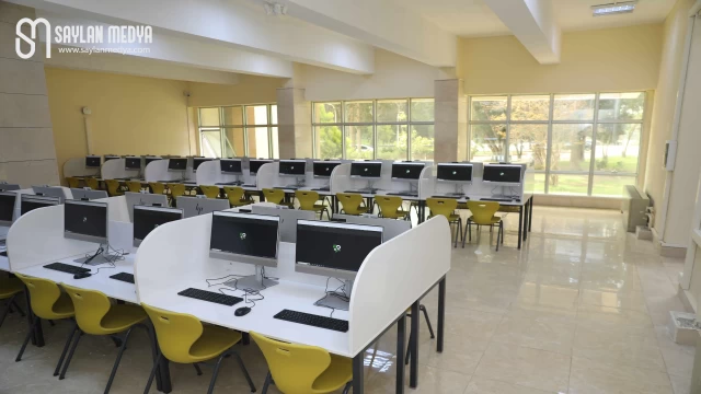 Çukurova Üniversitesi 50. Yıl Bilgisayar Laboratuvarı Açıldı