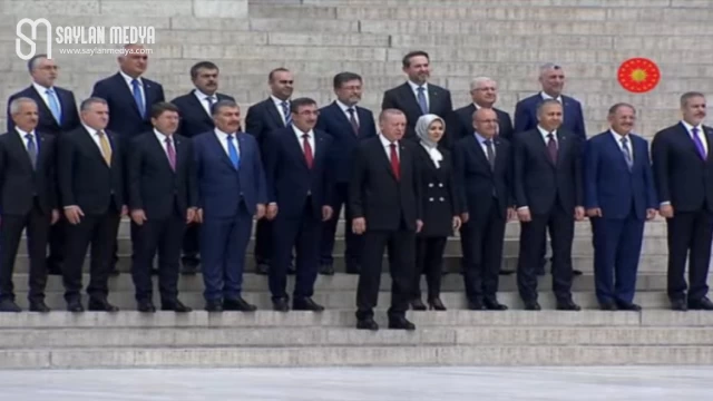 Yeni Kabine Anıtkabir’i ziyaret etti