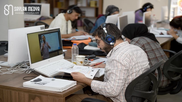 Seyhan'ın Bilgi Evlerinden Yüksek Başarı