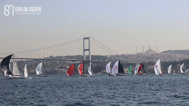İstanbul Boğazı’nı yelkenler bastı