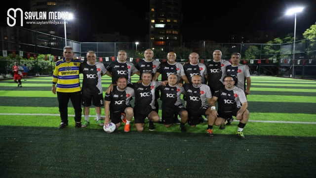 29 Ekim Cumhuriyet Kupası Raftaki Kramponlar Veteranlar futbol turnuvası başladı