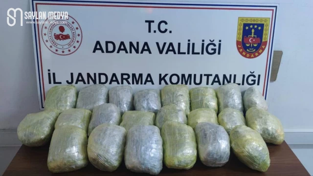 Adana'da yolcu otobüsünde 12 kg. esrar ele geçirildi