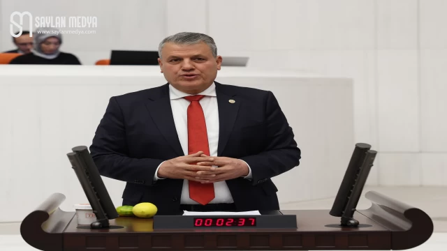 Ayhan Barut, "Bu yangın üflemekle sönmez"