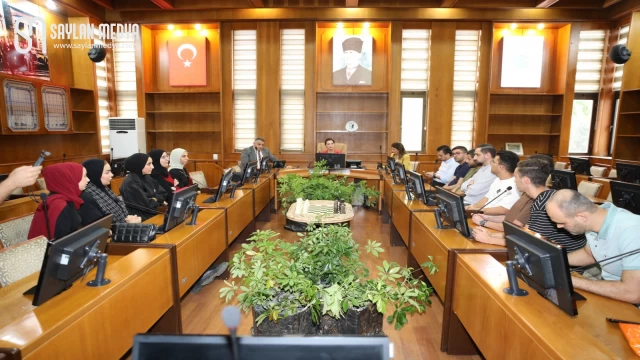 Rektör Prof. Dr. Tuncel Filistinli Öğrencilerle Bir Araya Geldi