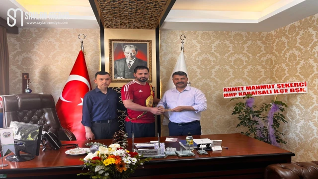 Altın Kemer şampiyon güreşçiye teslim edildi