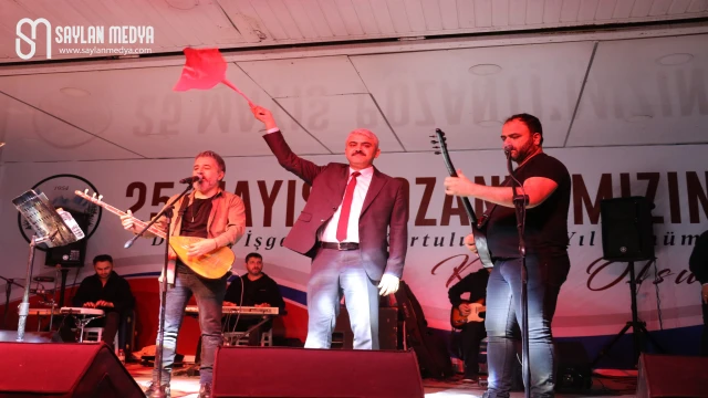 Pozantı'nın kurtuluşunun 104. yılı muhteşem bir konserle taçlandırıldı