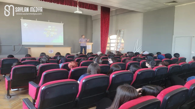 TÜBİTAK Bilim Söyleşileri kapsamında Ceyhan’da Lise Öğrencilerine Afet Farkındalığı Anlatıldı