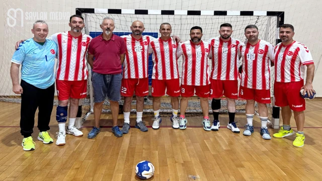 Adana Veteran Karması Şampiyon oldu