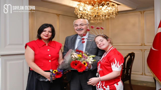 Vali Köşger, Avrupa ikinciliğini elde eden Selin Naz Özcan’ı makamında kabul etti