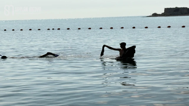 Yumurtalık Belediyesi, deniz temizliği yaptı