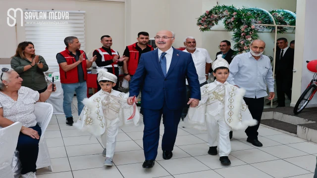 ADANA’DA GELENEKSEL “SÜNNET ŞÖLENİ” DÜZENLENDİ