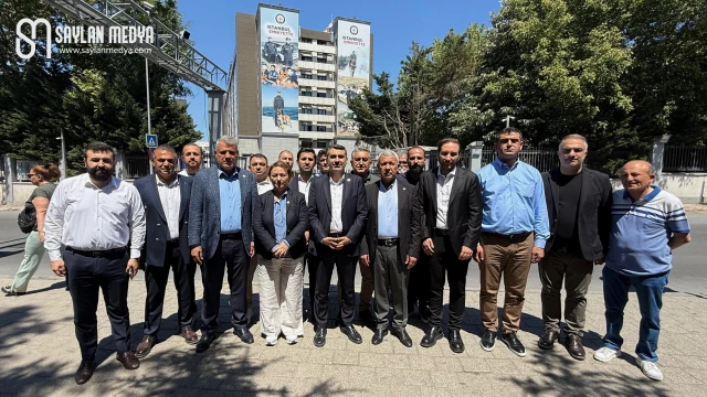 CHP Adana İl Başkanı ve Milletvekilleri Vatan Emniyet Önünde