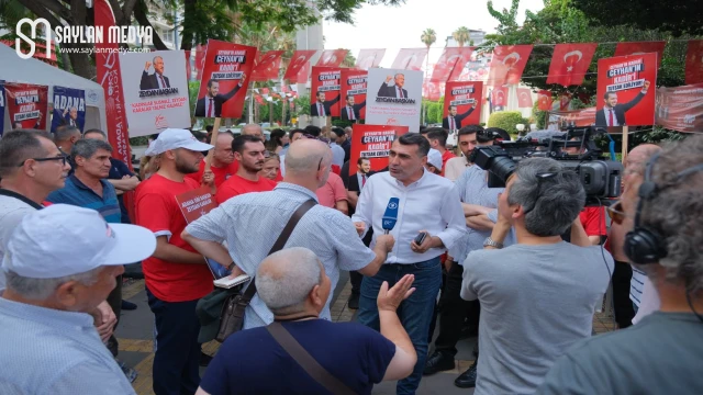 Adalet çadırı, hem Adana içinden hem de Adana dışından gelen ziyaretçilerle dolup taşıyor