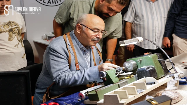 Vali Köşger, 4. Adana Geleneksel Tesbih ve Doğal Taşlar Fuarı'nı ziyaret etti