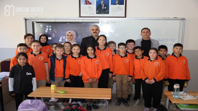 Örnek Başkan Sarı: 5/A Sınıf Başkanı Sarı, seçim vaadini yerine getirdi