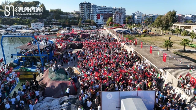 Sumud Filosuna Selam Olsun etkinliği, Karataş Limanı’nda gerçekleştirildi