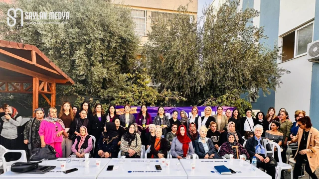 CHP’li Dr. Müzeyyen Şevkin, zeytin fidanı dağıttı, kampanya başlattı