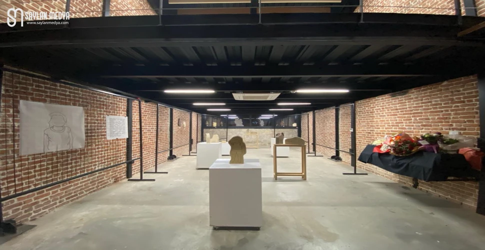 Çukurova Üniversitesi Güzel Sanatlar Fakültesi İki Özgün Sergi İle Sanatseverlerle Buluştu