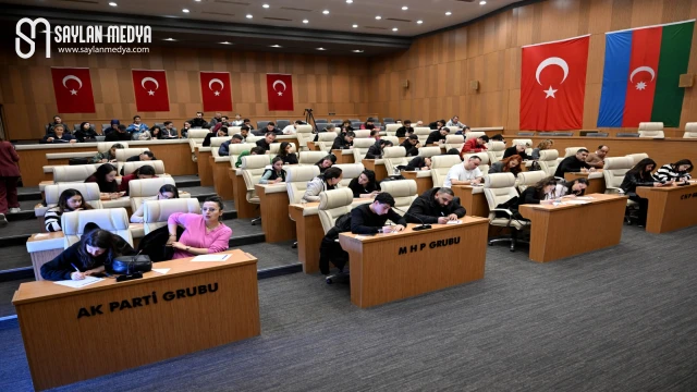 Çukurova Belediyesi, iş arayan vatandaşlar ile işverenleri bir araya getirdi