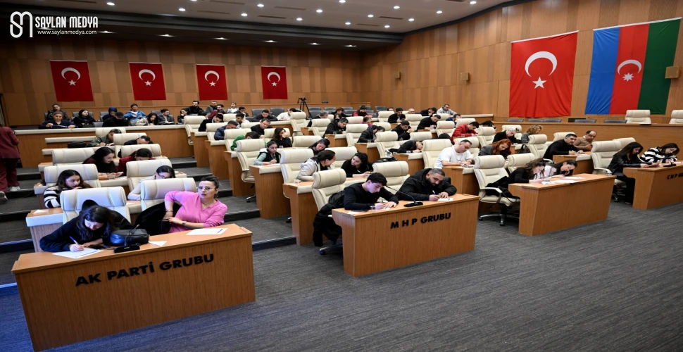 Çukurova Belediyesi, iş arayan vatandaşlar ile işverenleri bir araya getirdi