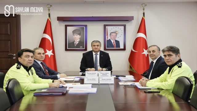 Vali Mustafa Yavuz’un başkanlığında düzenlenen toplantıda, ilimizdeki trafik sorunu değerlendirildi