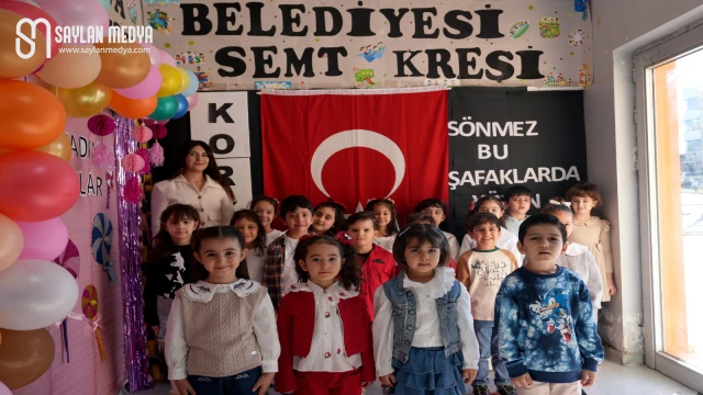 Çukurova Belediyesi Semt Kreşi öğrencileri, İstiklal Marşı’nı okuyarak milli değerlerin önemine dikkat çekti