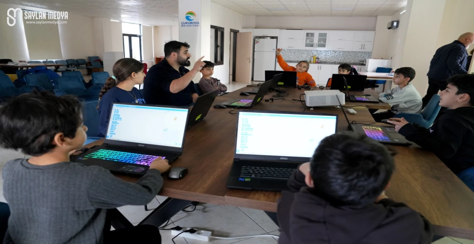 ÇUKUROVA’DA ÇOCUKLAR VE GENÇLER TEKNOLOJİYLE BULUŞUYOR