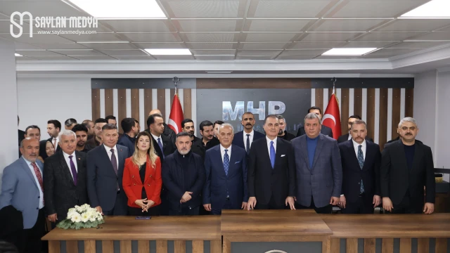 MHP Adana İl Başkanlığı'nda tarihî bayramlaşma!