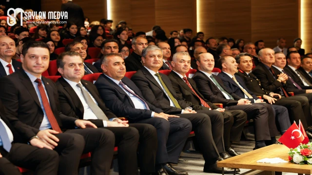 VALİ YAVUZ, MEHMET AKİF ERSOY’U ANMA GÜNÜ ETKİNLİĞİNE KATILDI