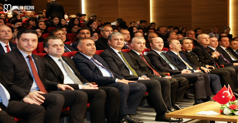 VALİ YAVUZ, MEHMET AKİF ERSOY’U ANMA GÜNÜ ETKİNLİĞİNE KATILDI