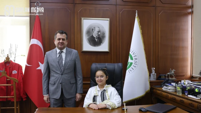 Çukurova Üniversitesinde 23 Nisan Coşkusu: Minik Rektör Göreve Geldi